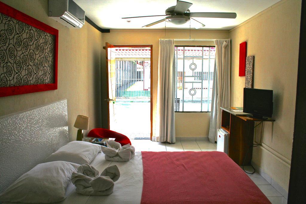 Tuanis Aparthotel Jacó Extérieur photo